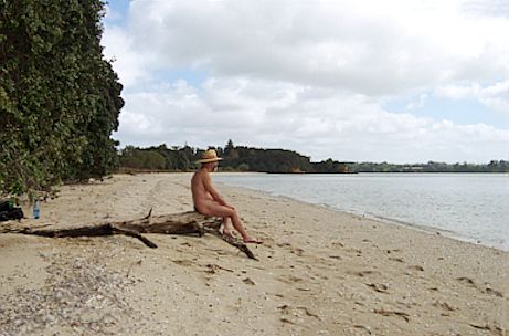 New Zealand naturist beach — Awhitu