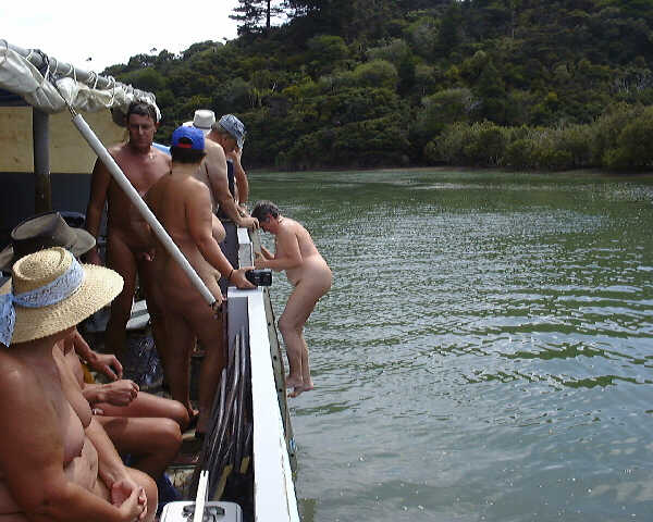 New Zealand naturist beach — Boat Side