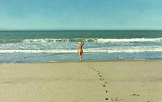 New Zealand naturist beach — Down To The Sea