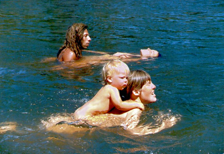 New Zealand naturist beach — Mum Baby