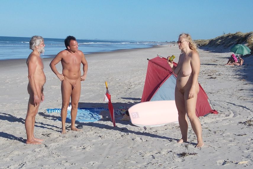 New Zealand naturist beach — Papamoa